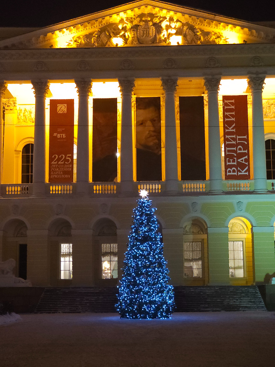 Все фотографии сделаны мной на выставке в Михайловском дворе