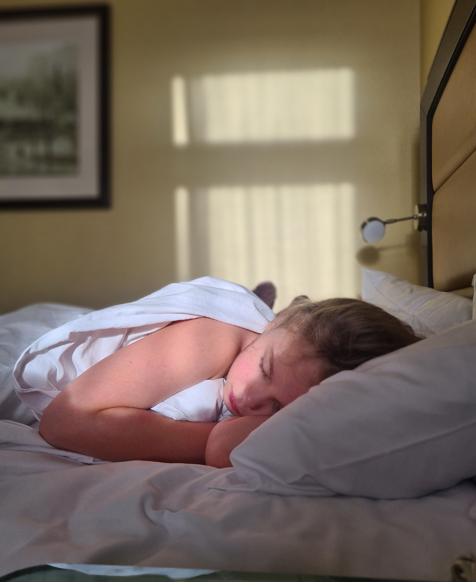 Спит малыш)