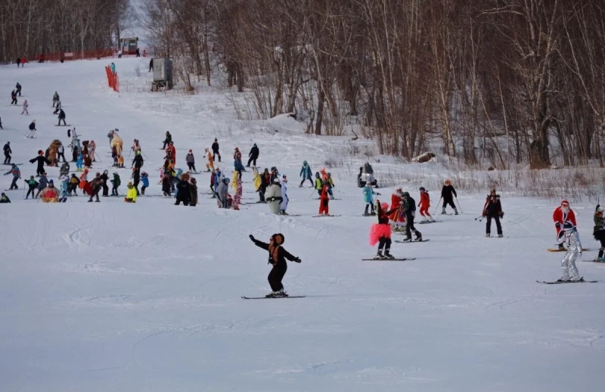    Пятый карнавальный спуск с горы «Морозная» состоялся на Камчатке
