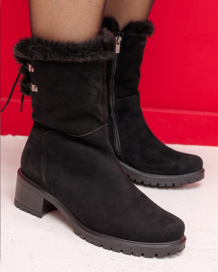 Материал зимних ботинок - это натуральная замша