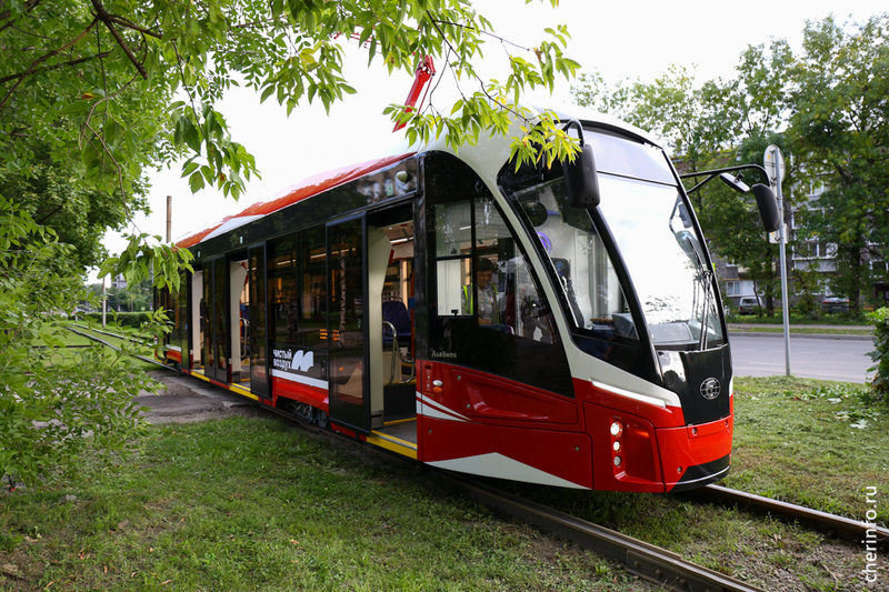    По сравнению с 2023 годом пассажиров в трамваях стало почти на 19% больше. Об этом cherinfo сообщила пресс-секретарь департамента ЖКХ Карина Антонова.