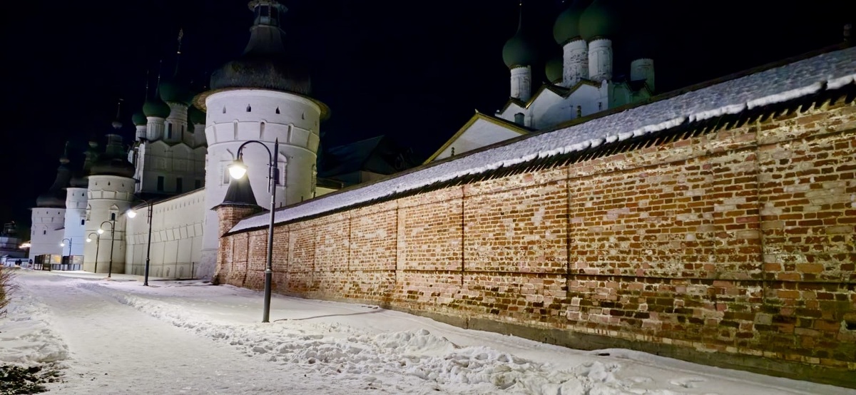 Стены Ростовского Кремля. 