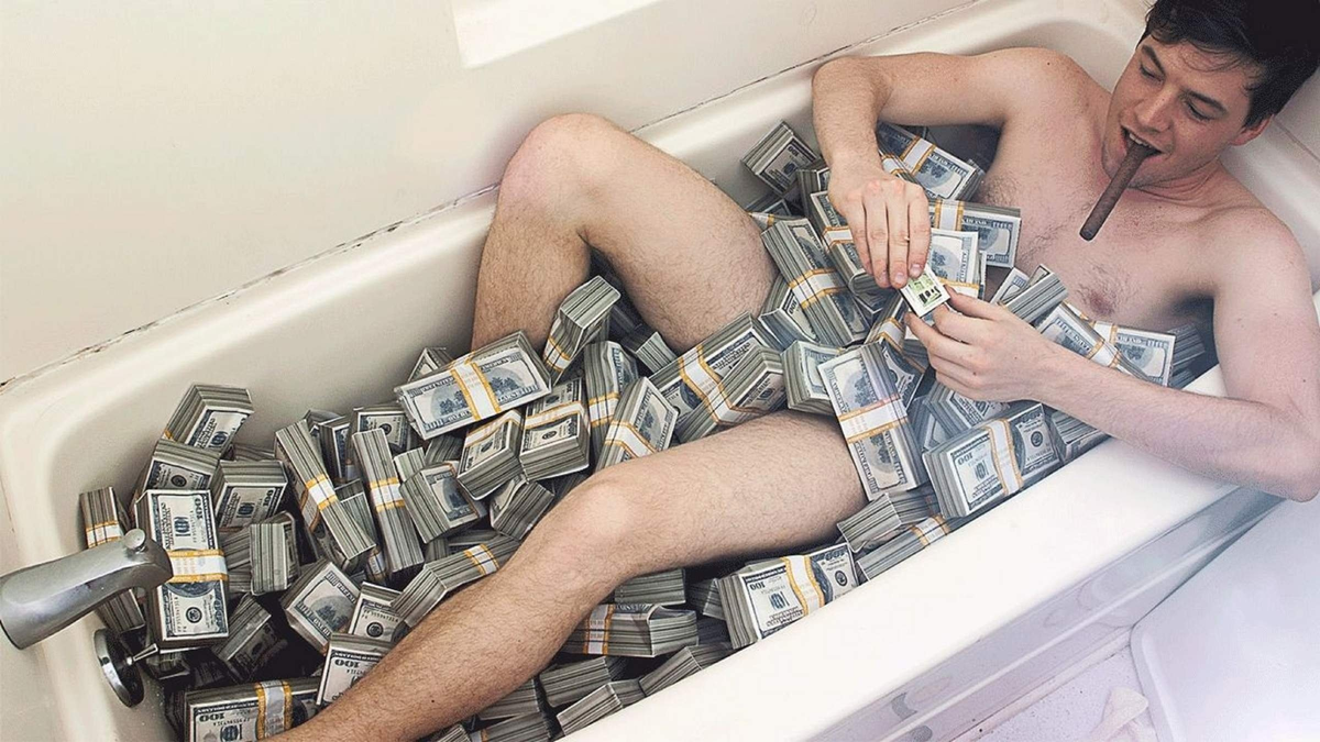Кто-то хочет купаться в деньгах, а кому - то они почти безразличны