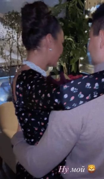    Ольга Бузова с мужчиной, фото: соцсети