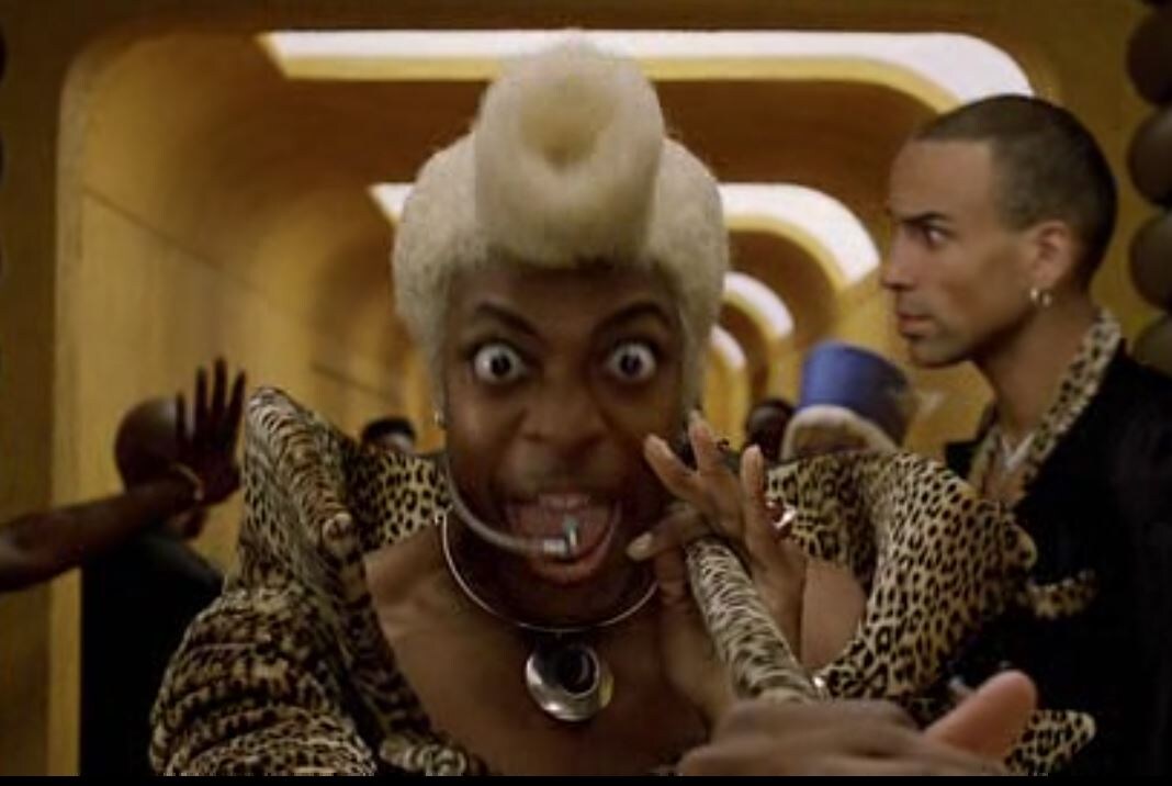 Крис Такер в "Пятом элементе"