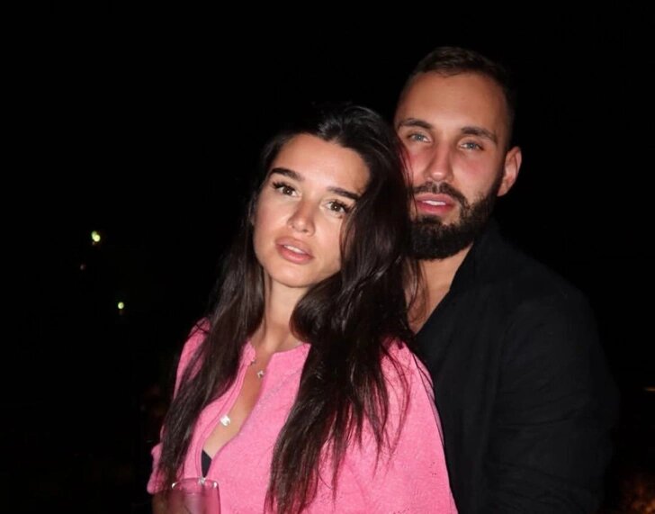 На влюбленных часто нападают хейтеры