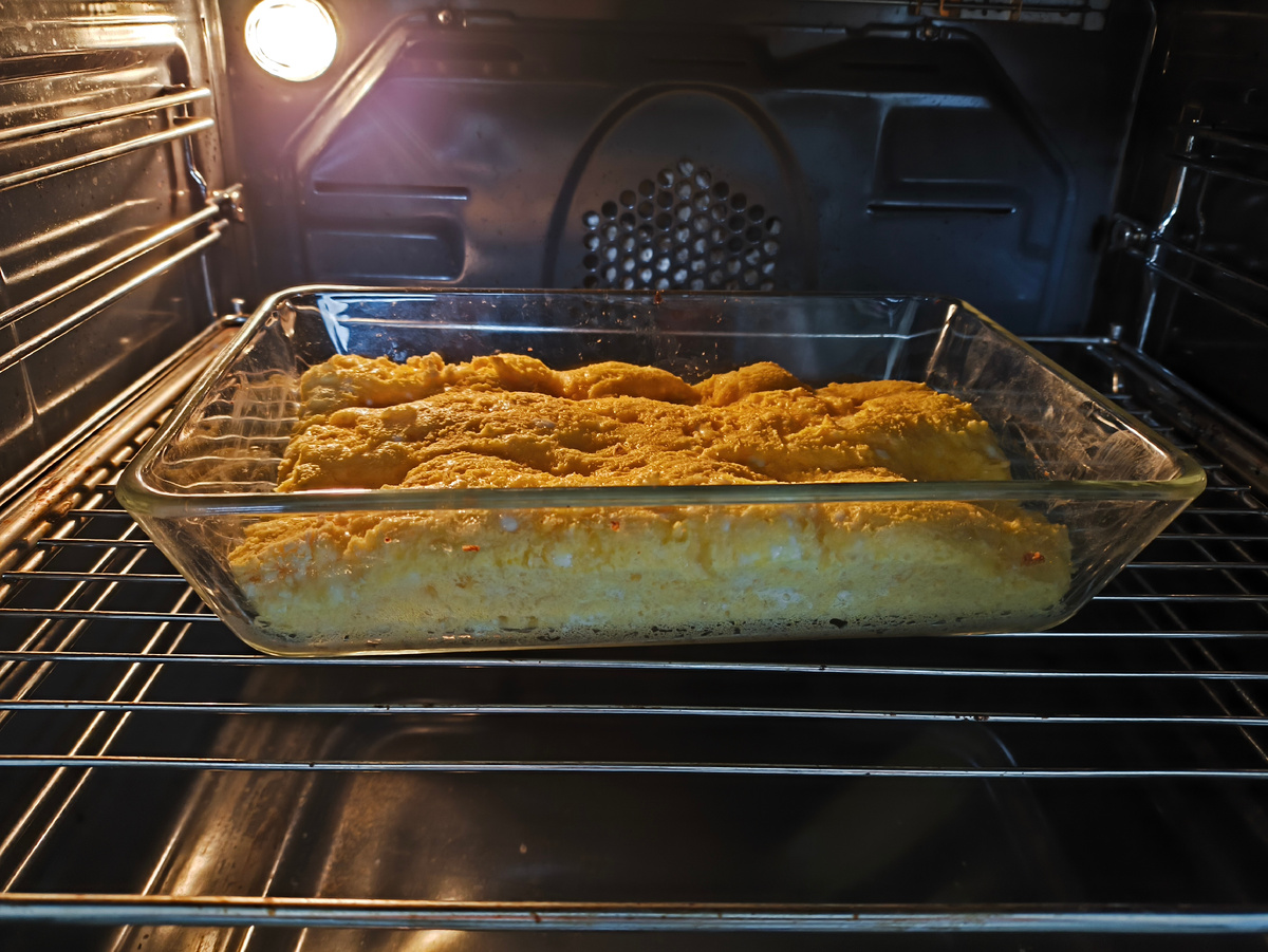 Тифлокомментарий. Пирог в духовке