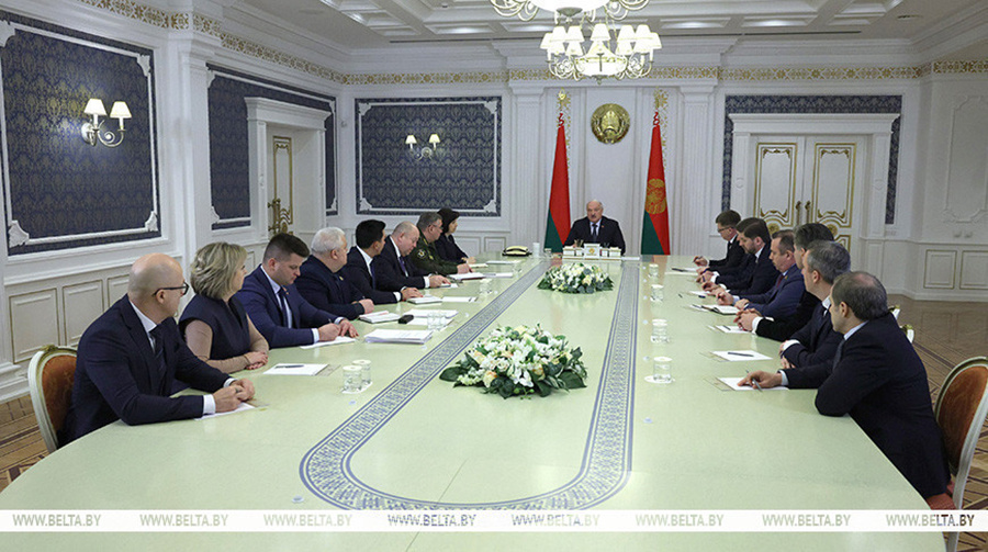     "Не будзе як-небудзь, будзе як трэба". Лукашенко пояснил, почему объявил пятилетку качества и Год благоустройства