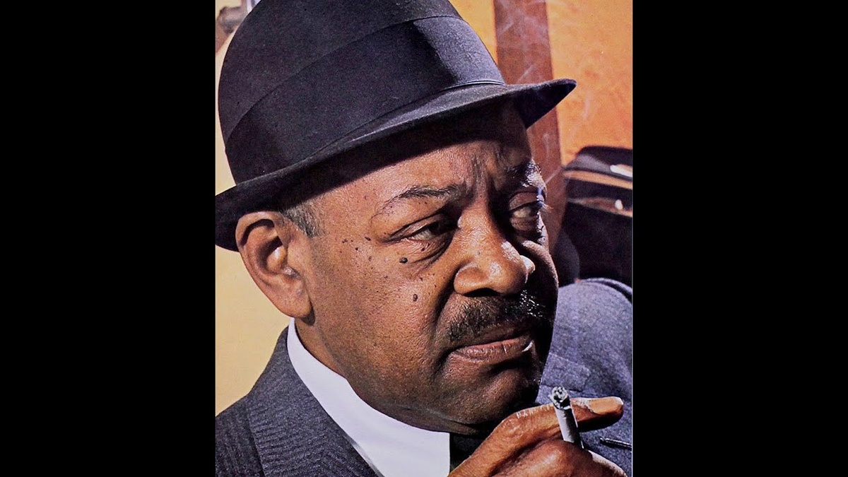                                                               Бэйси Коулмен Хокинс                                                                                                                                                                               