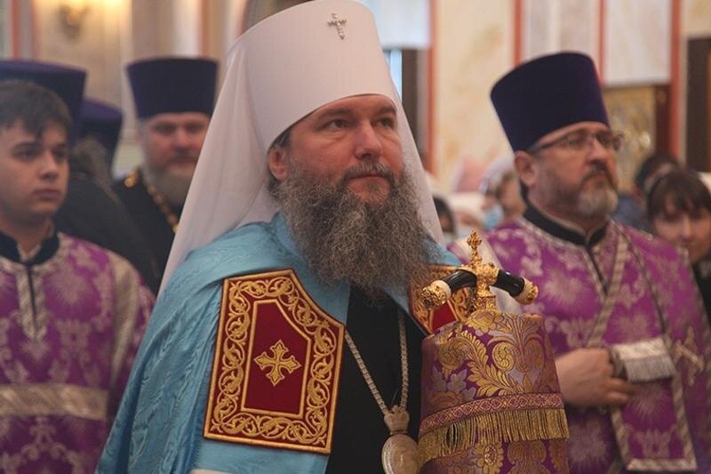   Сайт Екатеринбургской епархии / Митрополит Екатеринбургский и Верхотурский Евгений поздравил прихожан с праздником Рождества