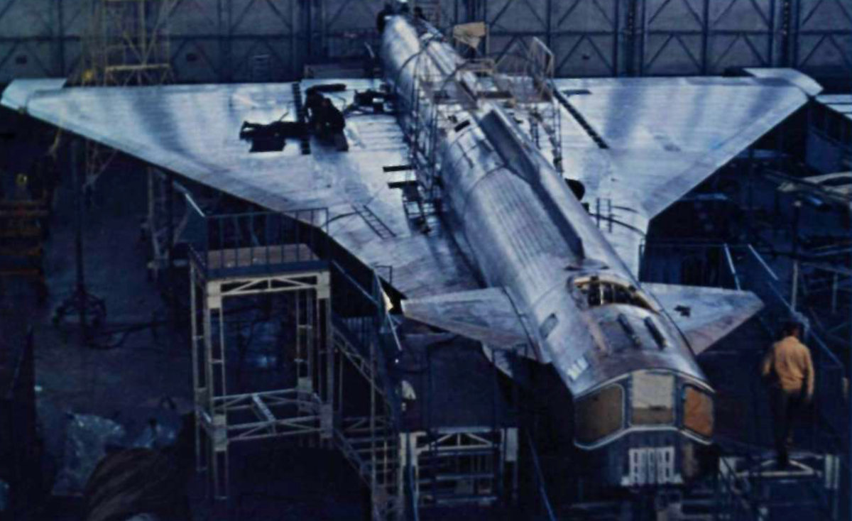 Сборка Т-4 («101») на Тушинском машиностроительном заводе