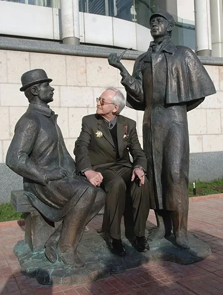 "Я чувствую ностальгию по ушедшим друзьям..."