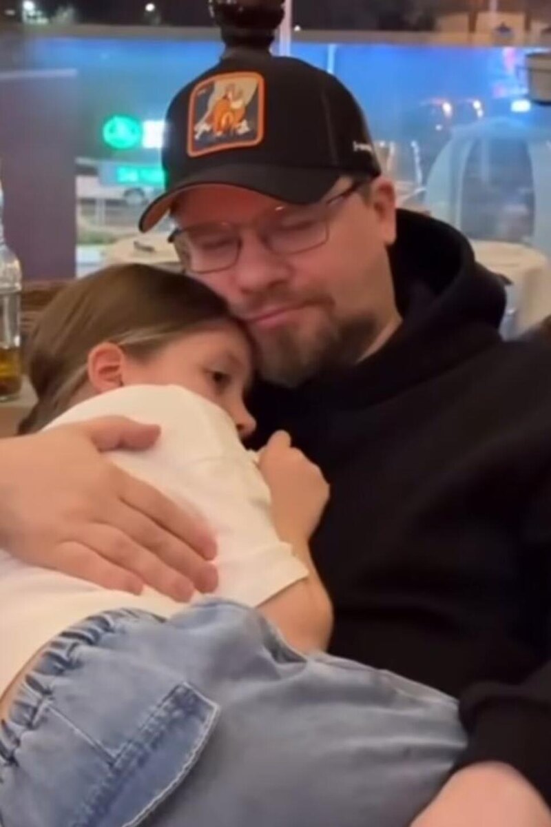    Гарик Харламов с дочкой Соцсети