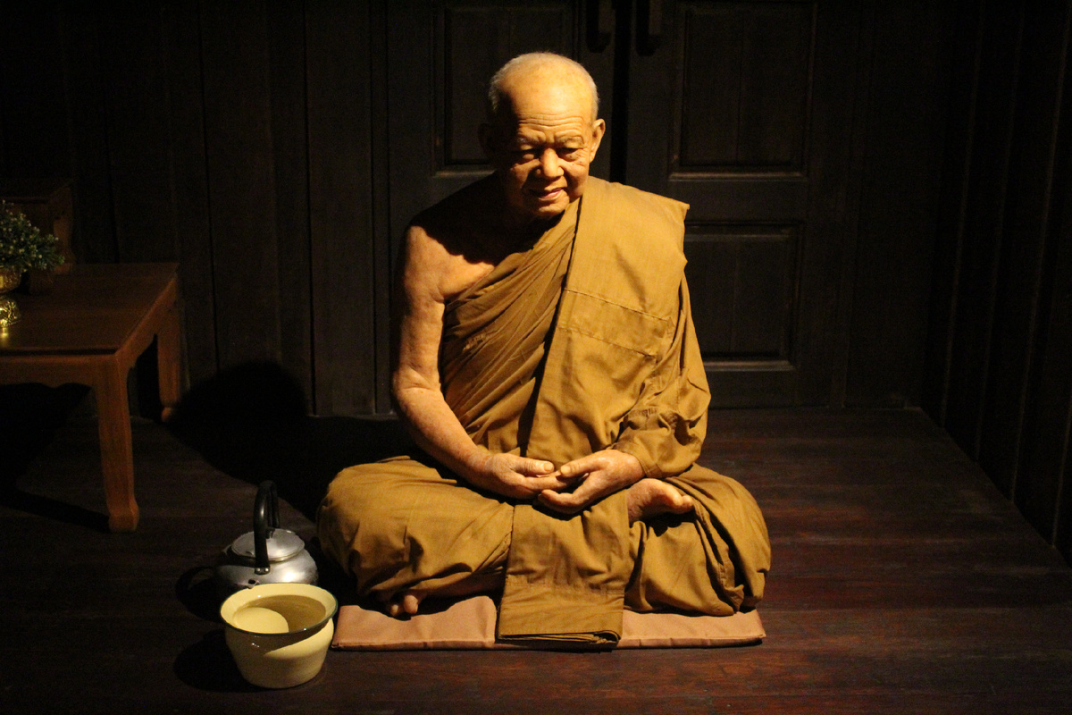 Вот тут все видно: миска и чайник