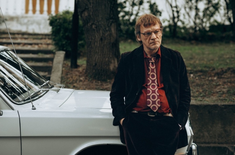 Алексея Серебрякова знаем мы все, еще со времен «Бандитского Петербурга». На фото – кадр из сериала «Игры»(2024). 