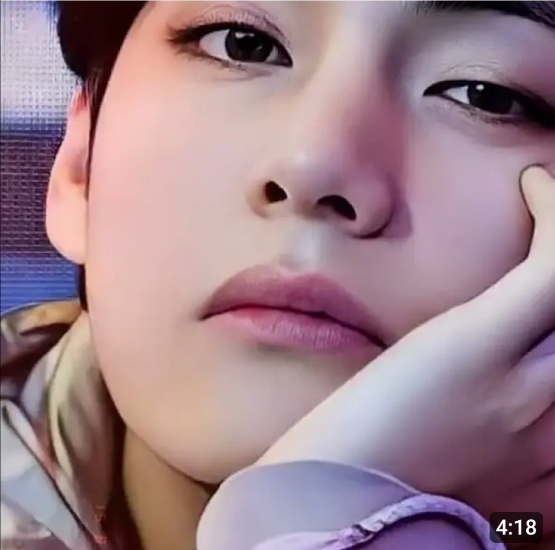 Тэхён одним глазиком в нашей реальности) 