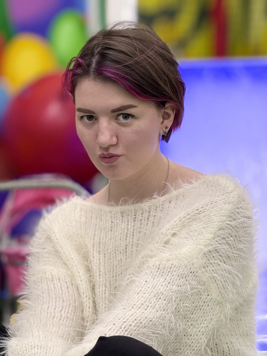 "Вот подрастёт, тогда и возьму ее на руки..."