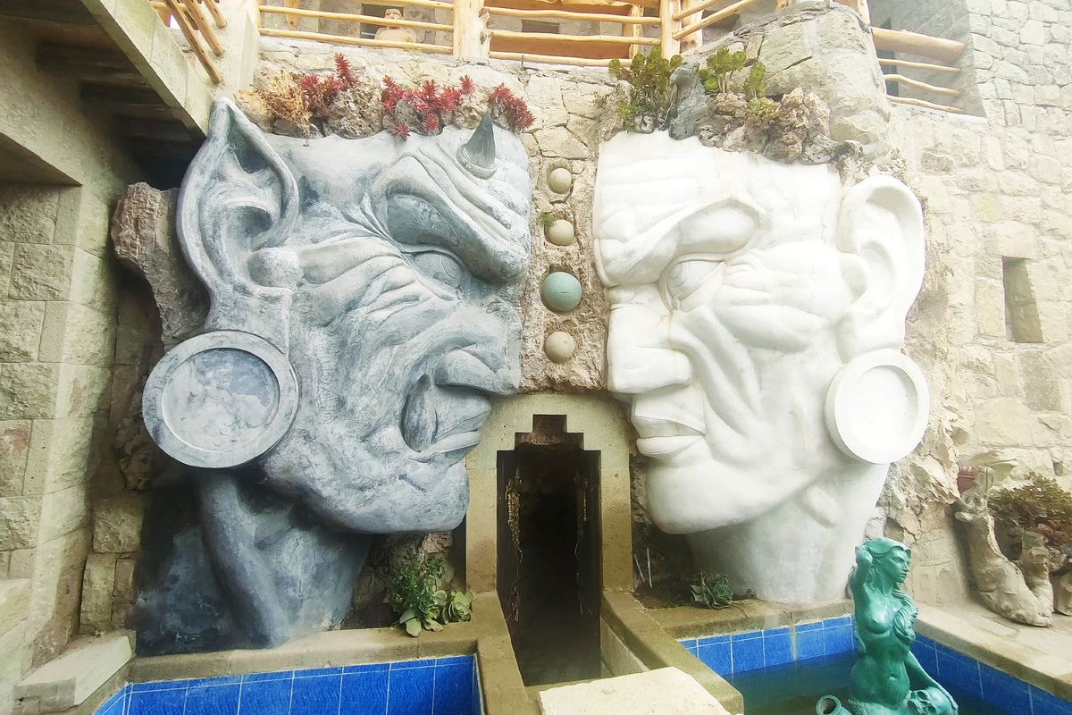 Черное и белое, Apukunaq Tianan, Куско, Перу