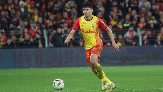    Мадридский "Реал" хочет приобрести защитника из Узбекистана Андрей Бурков