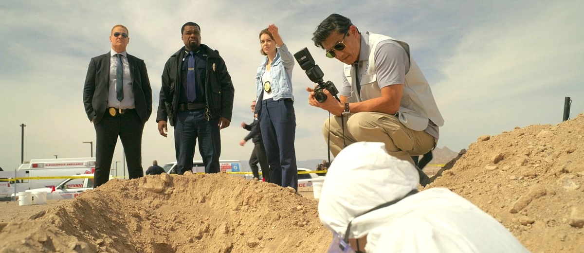 Скриншот из триллера "Список подозреваемых" ("Boneyard").