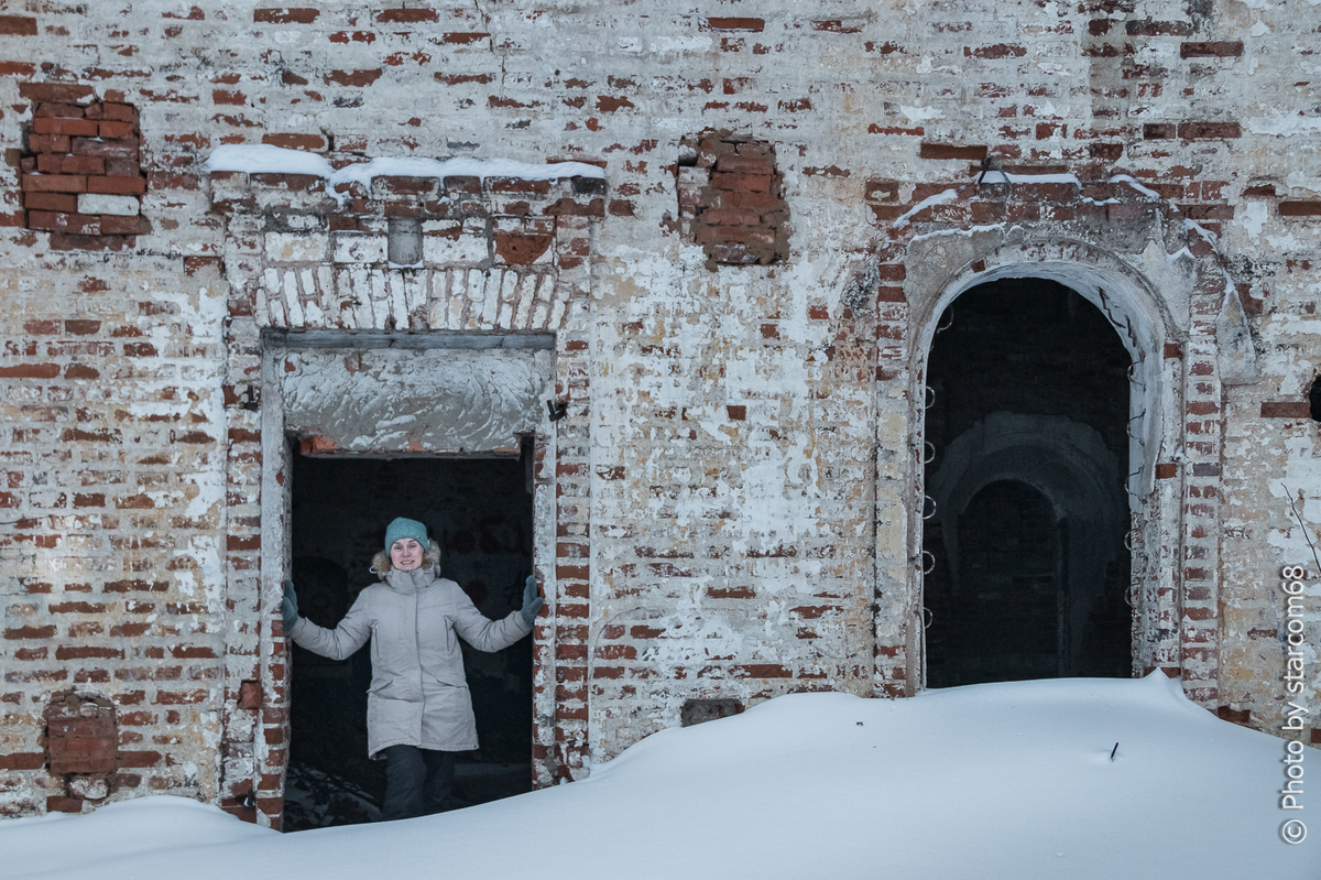 У церкви Преображения Господня в Пыскоре
