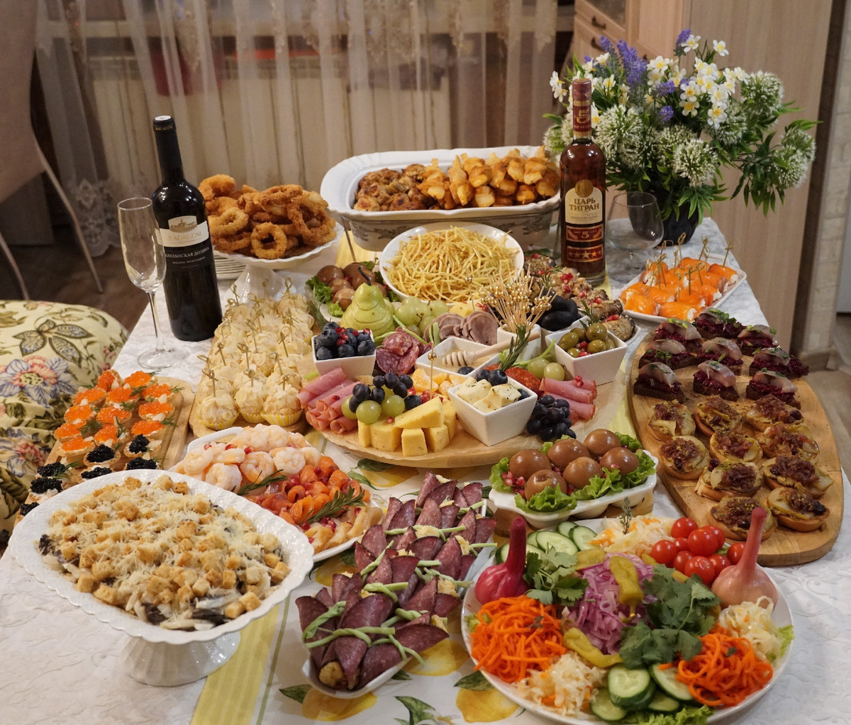 праздничный стол для свекрови