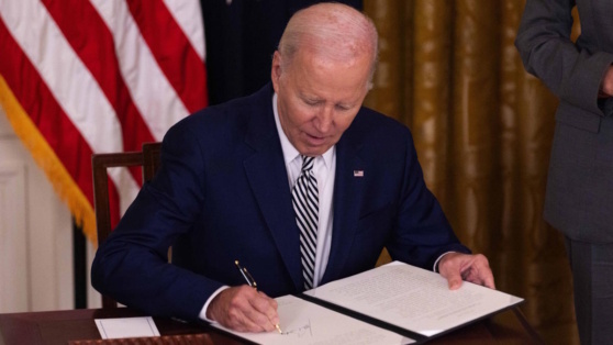    Байден запретит добычу нефти и газа на побережьях США Андрей Бурков