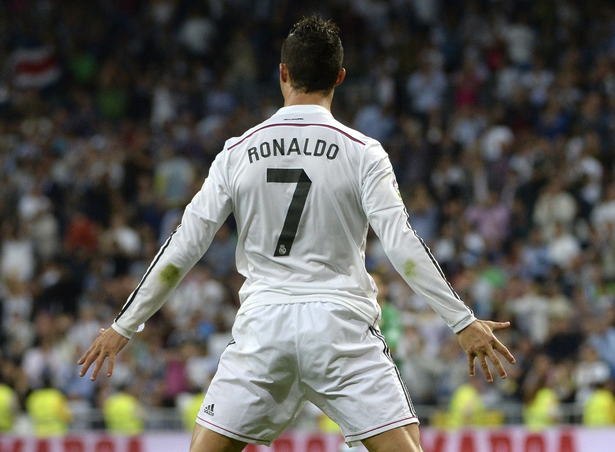 Криштиану Роналду. Вид сзади