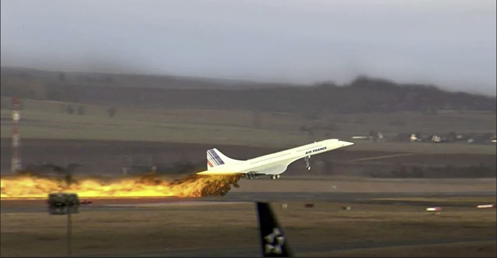 Горящий Concorde на ВПП 26