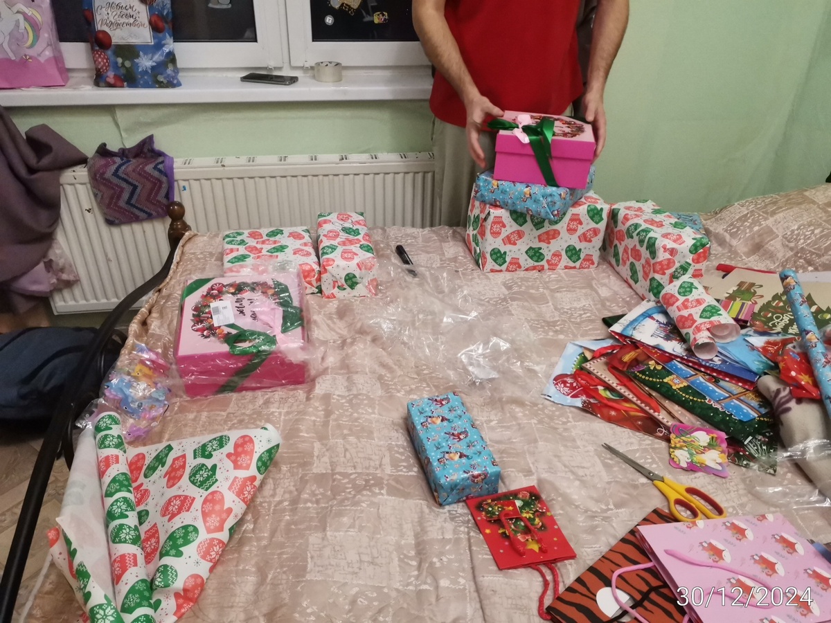 Цех по упаковке подарков 😃