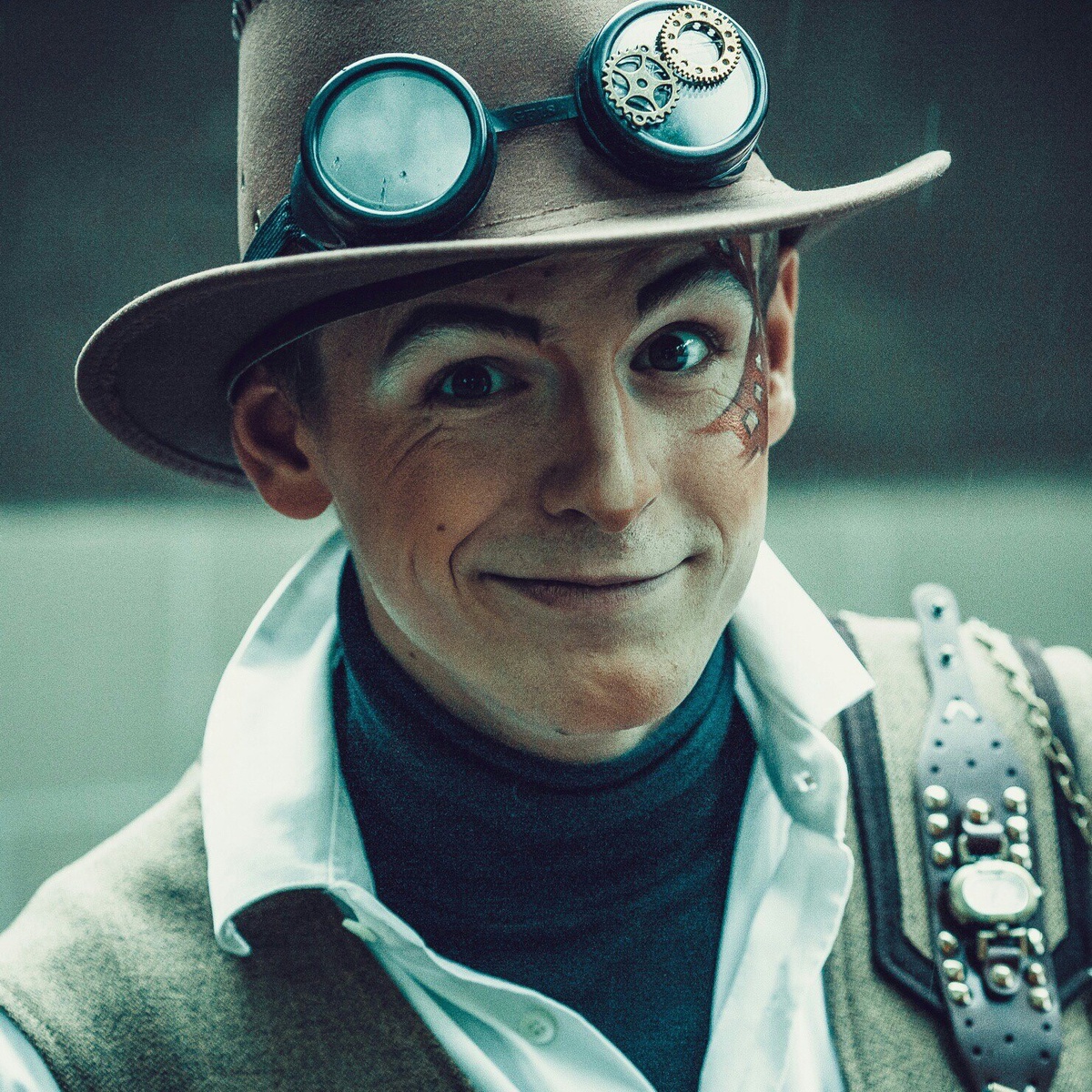 Даниил Ларионов: артист, который оживляет эмоции, делая их яркими