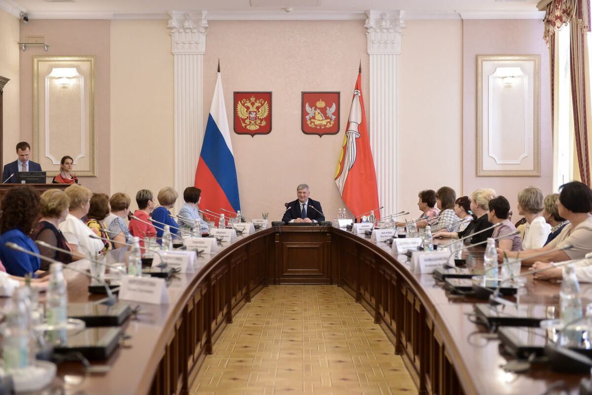    Какие основные политические задачи предстоит решать воронежской власти в 2025 году? взято с сайта правительства Воронежской области