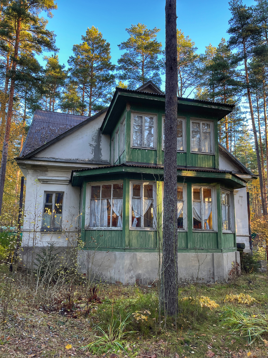 Одна из обычных комаровских дач