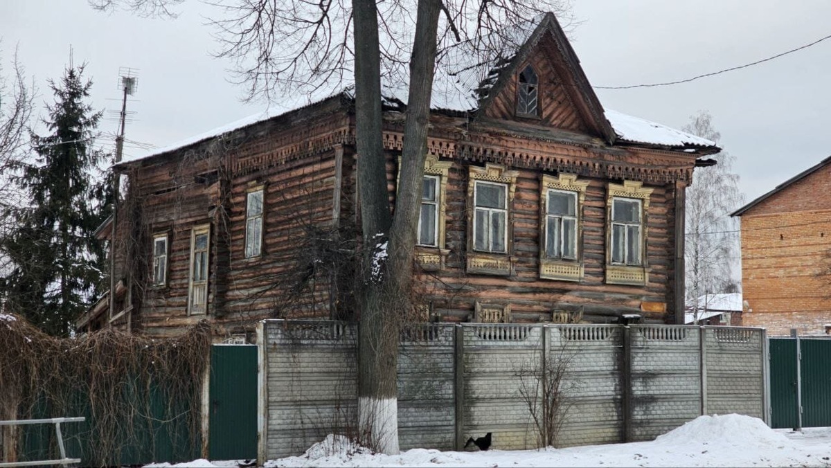 Что-то таинственное есть во внешнем виде этого дома 