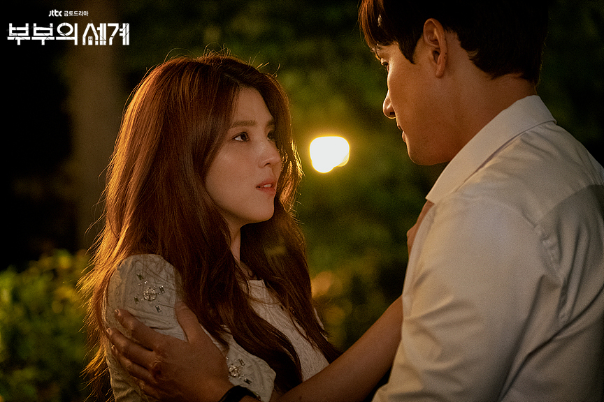 Кадр из дорамы "Мир женатой пары"