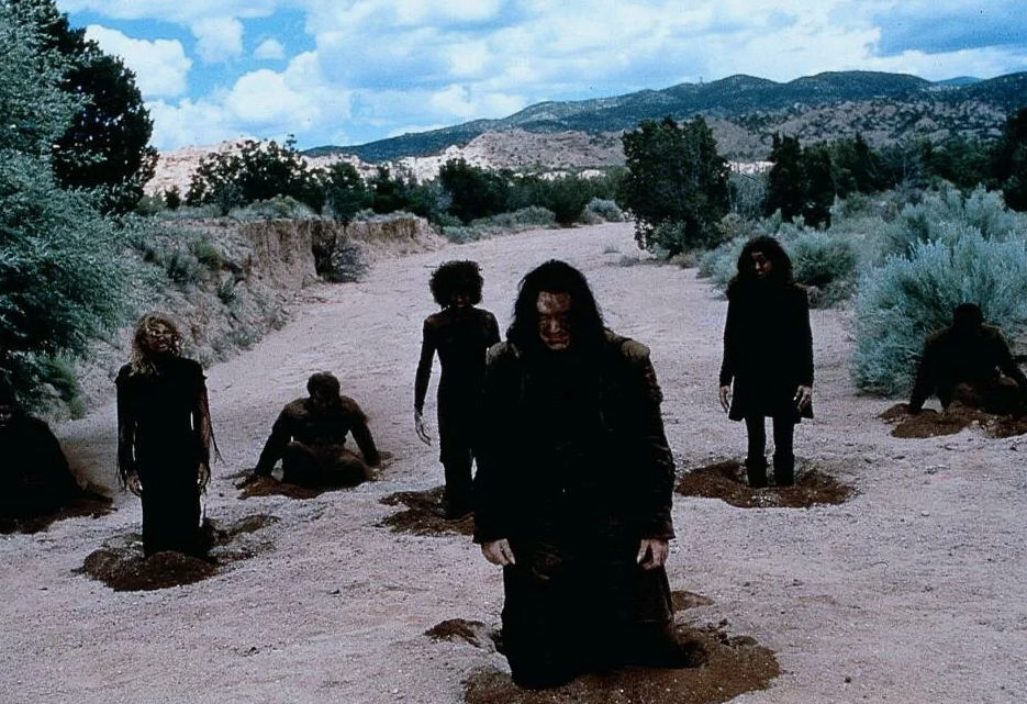 - Когда во дворе ребенка забираешь из песочницы, а он и его компания недовольно смотрят.