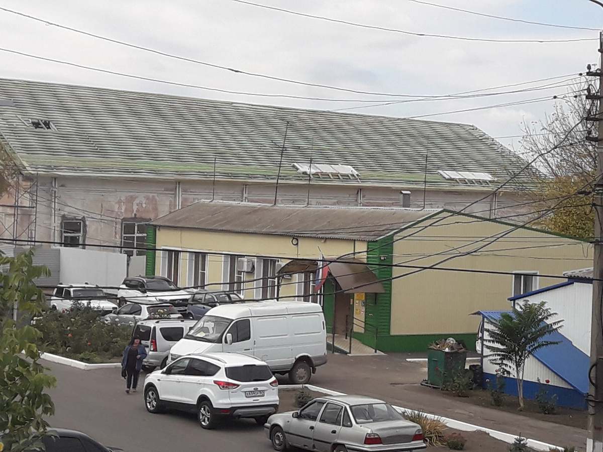 ...новую обрешетку выполнили доской сечением 25х100 мм. с шагом 40-50 см.