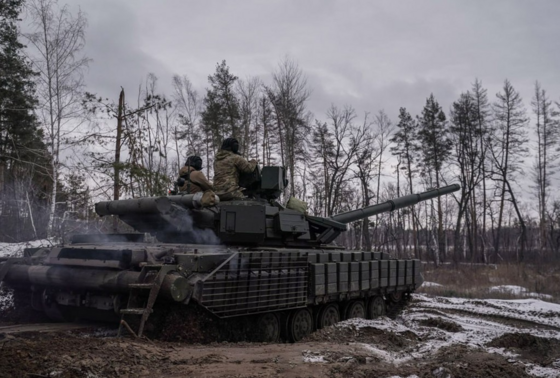    Военнослужащие Вооруженных сил Украины в зоне боевых действий