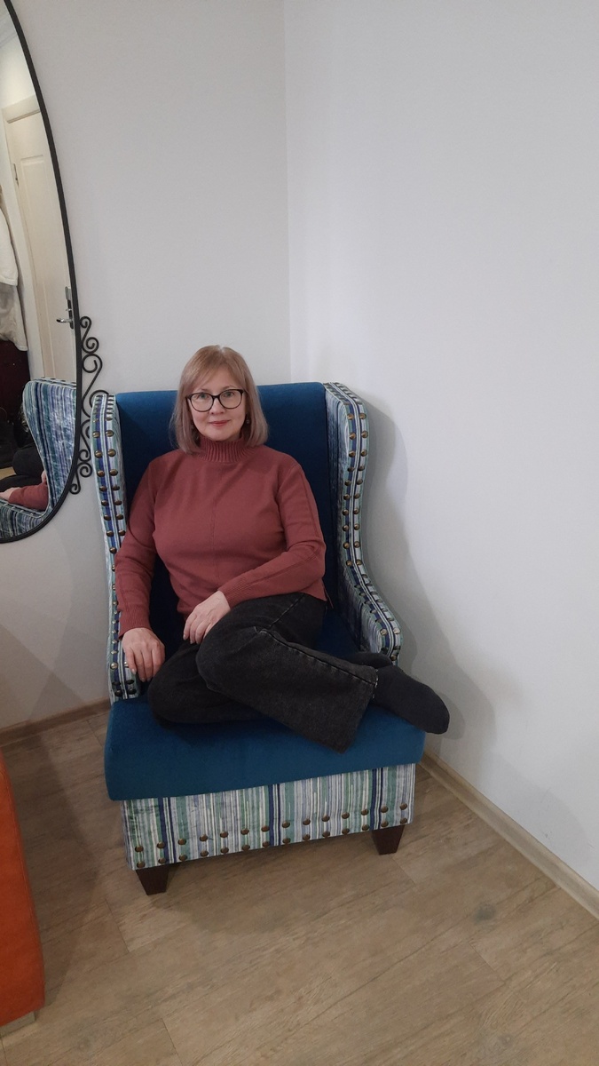 Вот такой у меня цвет волос. Каре средней длины.