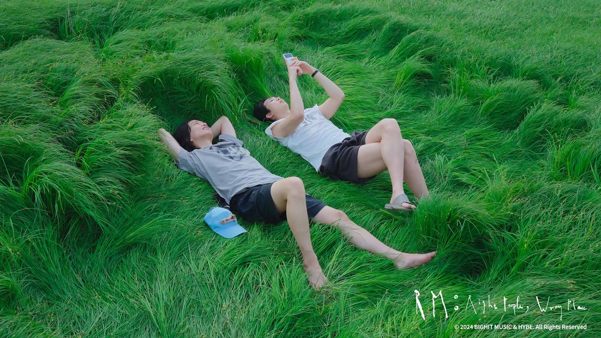 Эти кадры на траве смотрелись на большом экране вообще потрясно! 