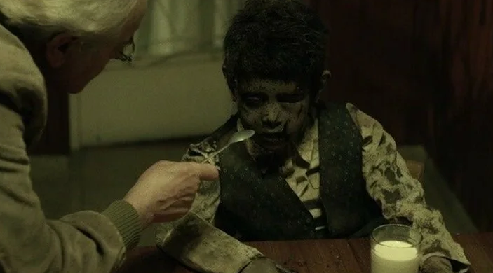 - Ну давай еще ложечку за маму!