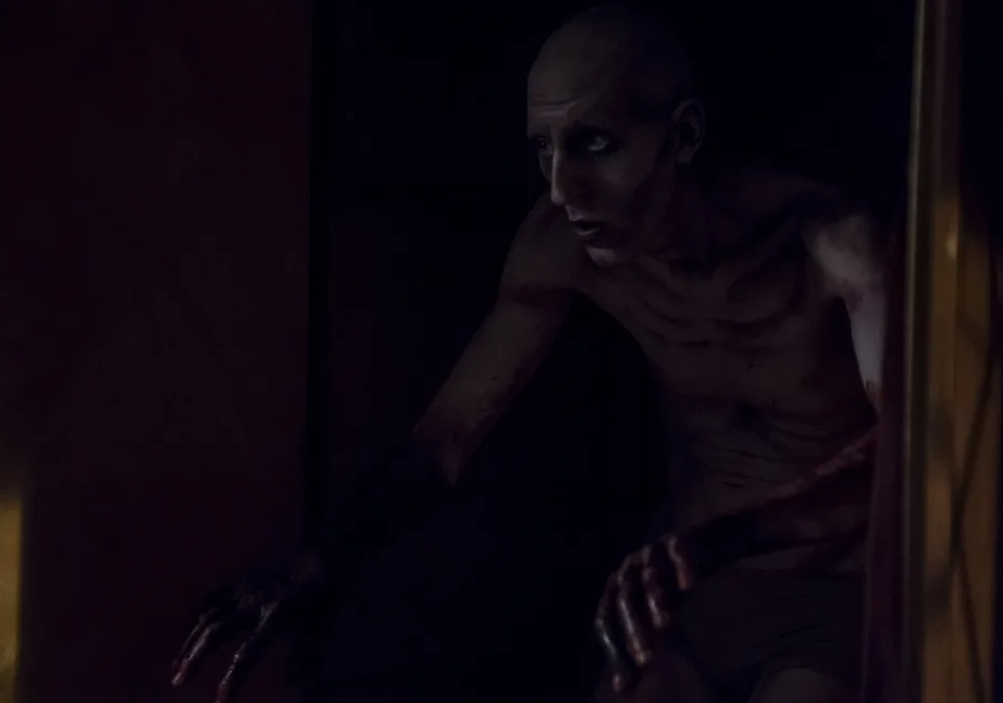 - Главное спокойствие, сейчас мы тихонечко вылезем из шкафа и начнем пугать!