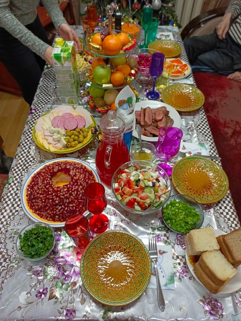 Он тут есть, салат этот. )) 