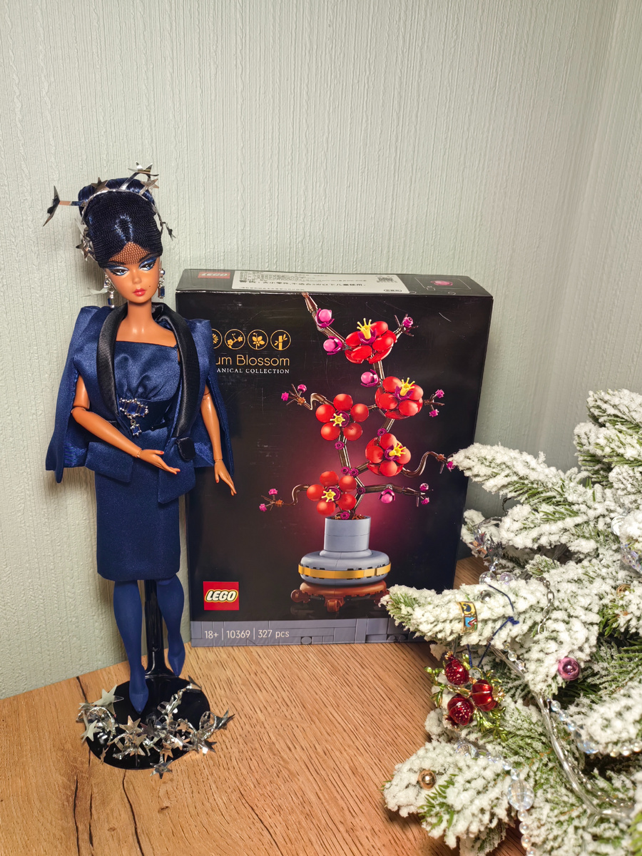 Barbie Silkstone: Barbie Signature - Sapphire Anniversary Barbie Fashion Model Collection Doll и LEGO Botanical Collection - Plum Blossom