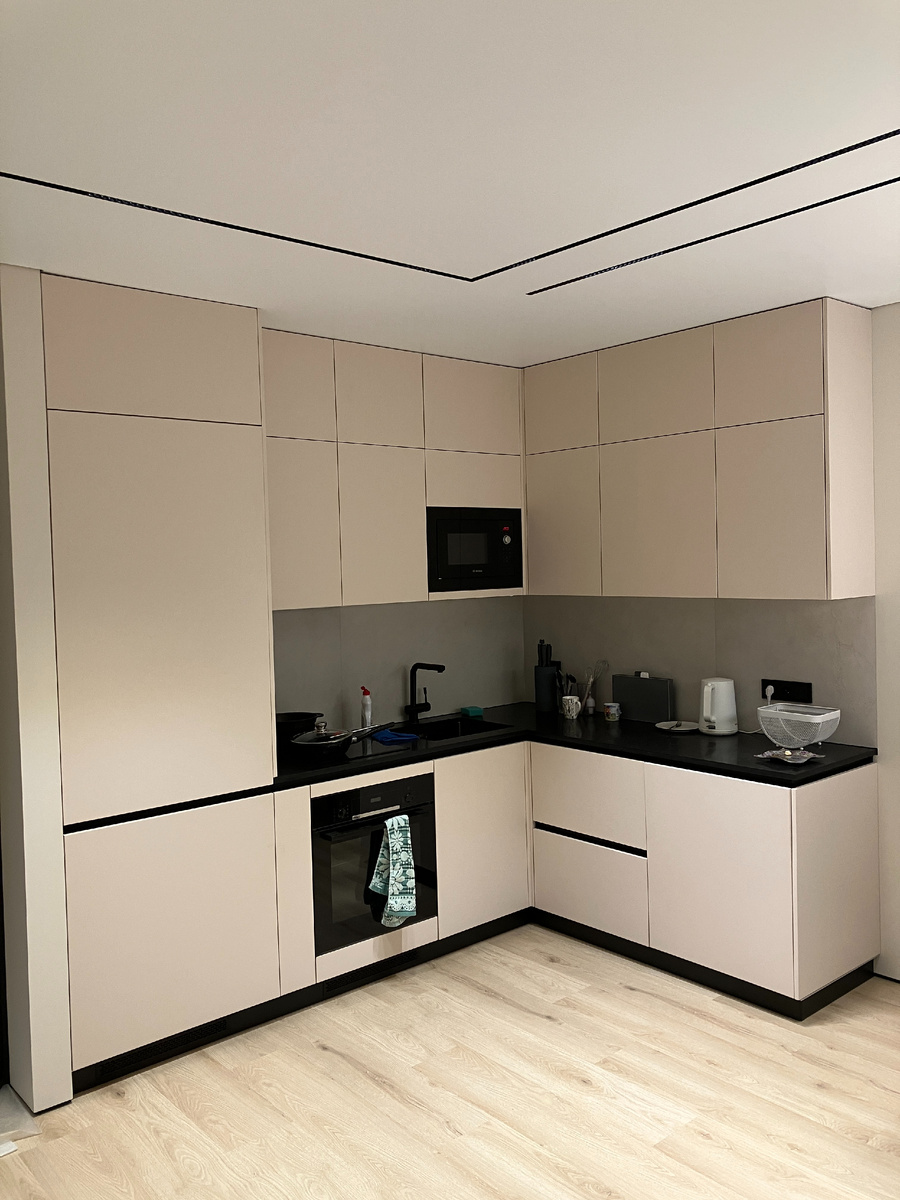 Кухня на заказ в потолок