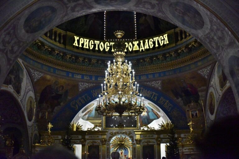    Рождественская ночь в Оренбурге. Митрополит Петр провел литургию в Никольском соборе Белов Михаил Александрович