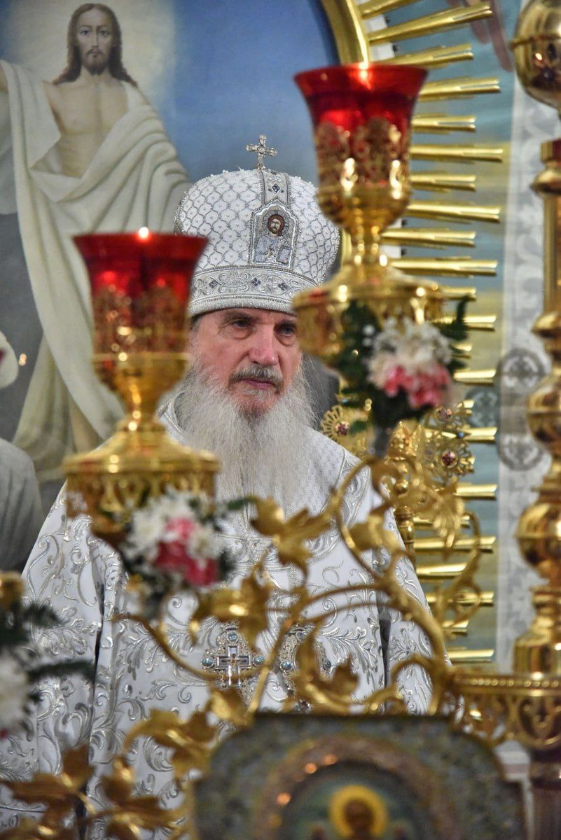  📷    Рождественская ночь в Оренбурге. Митрополит Петр провел литургию в Никольском соборе Белов Михаил Александрович