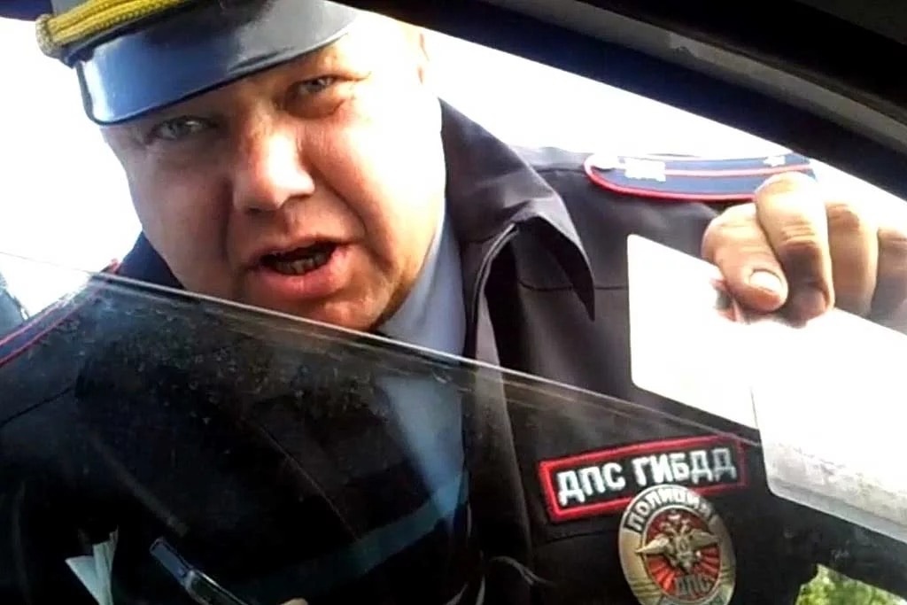 Последний раз прошу по-хорошему: выйдите из машины