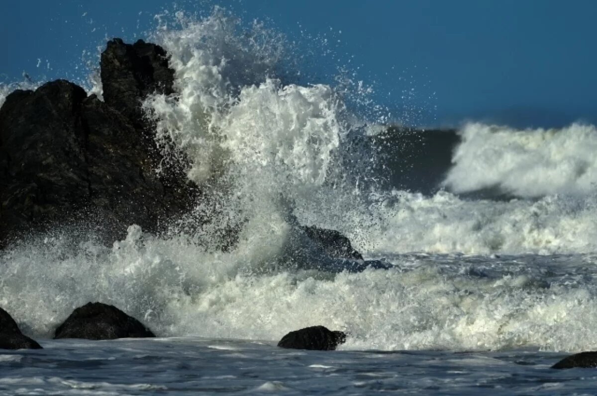    В Охотском море у Сахалина ожидаются шестиметровые волны