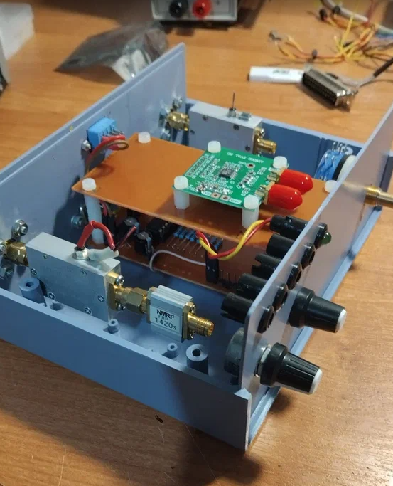 Интерферометр с установленными МШУ, ПФ, АЦП.